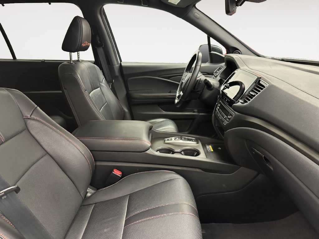 Used 2025 Honda Passport TrailSport image 15