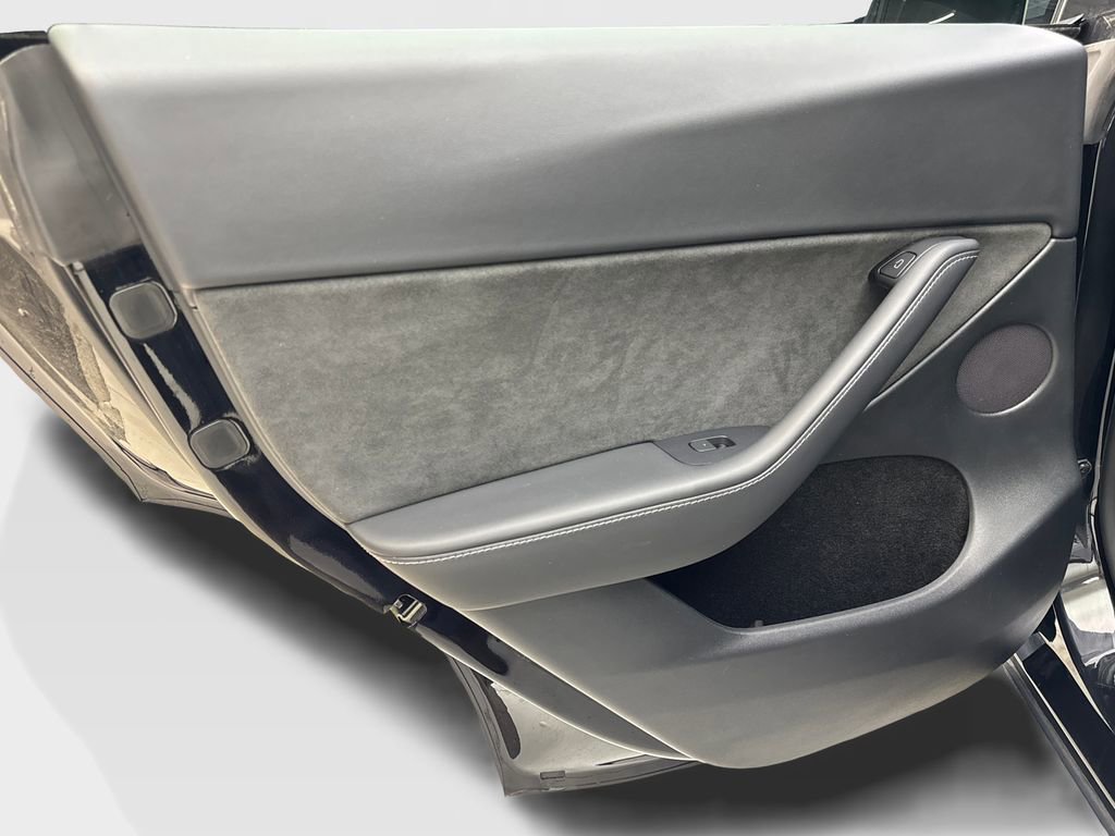 Used 2024 Tesla Model Y Performance AWD/4WD image 35