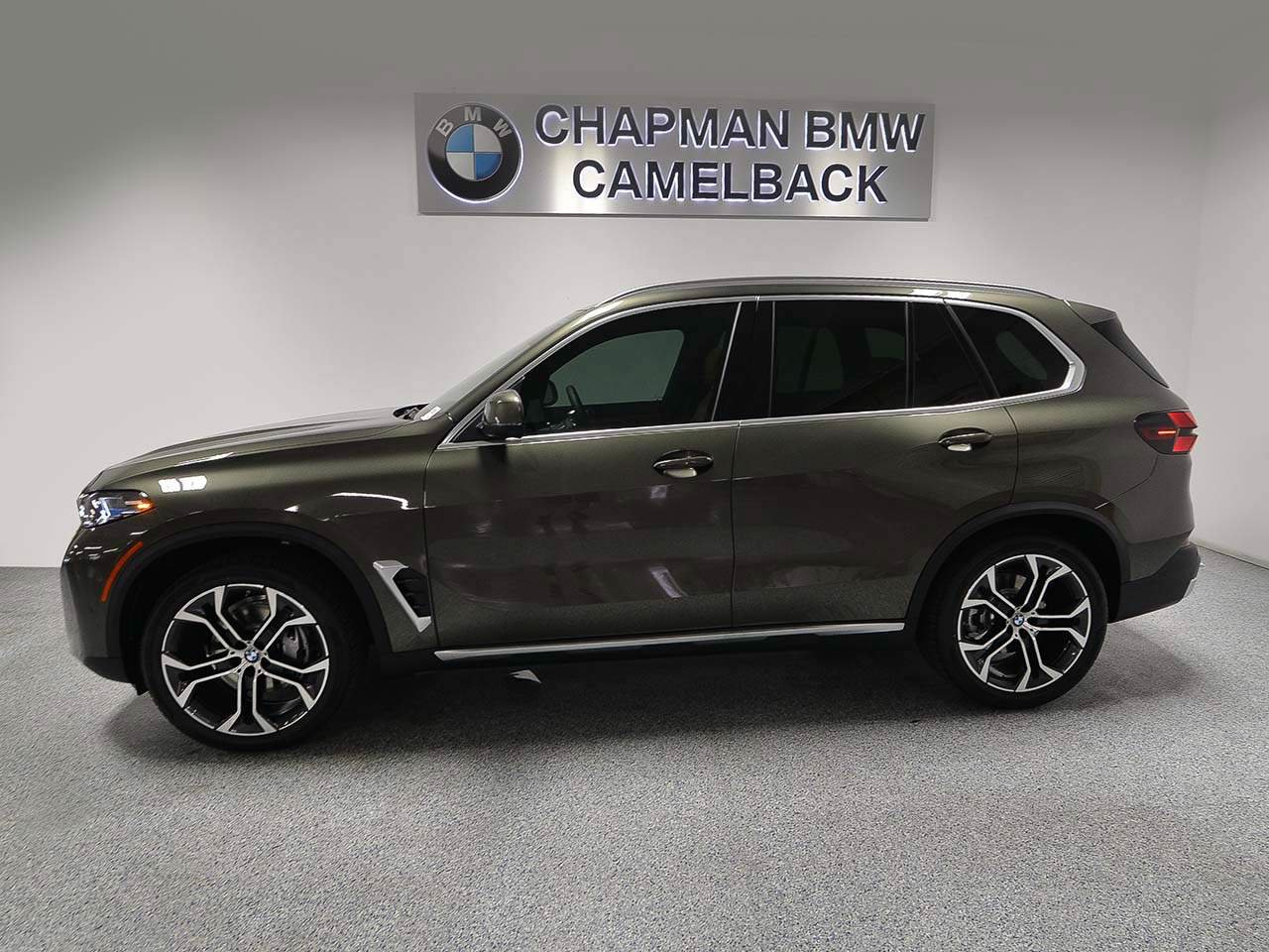 Used 2026 BMW X5 xDrive40i AWD/4WD image 3