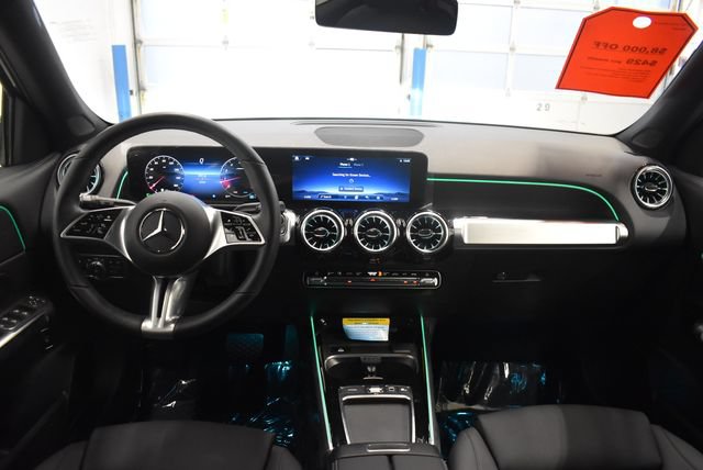 New 2026 Mercedes-Benz GLB 250 4MATIC image 5
