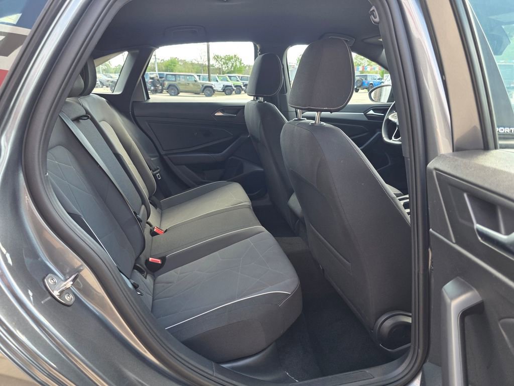 Used 2025 Volkswagen Jetta Sport image 14