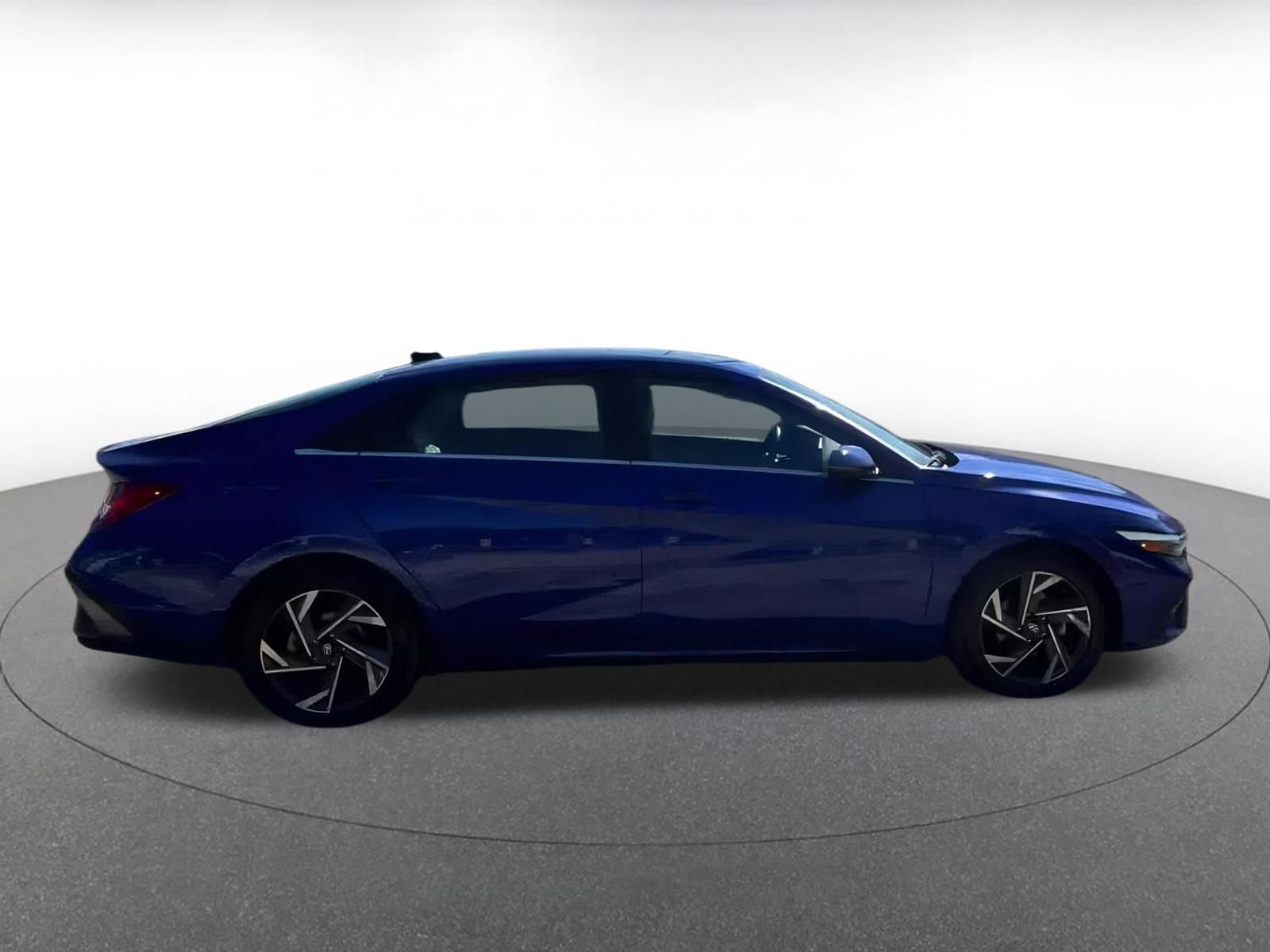 Used 2025 Hyundai Elantra Limited image 15