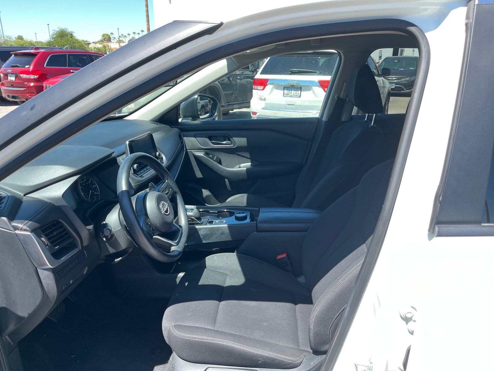Used 2024 Nissan Rogue S AWD/4WD image 14