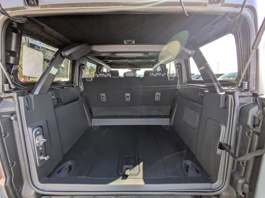 New 2025 Ford Bronco Badlands image 13