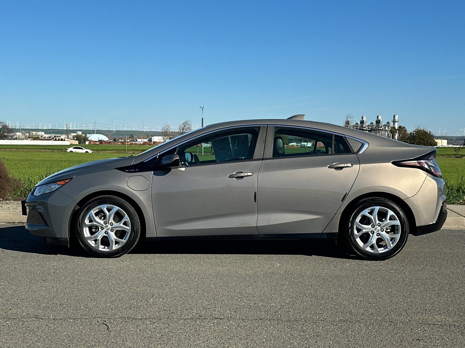 Used 2017 Chevrolet Volt Premier w/ Driver Confidence II Package image 7