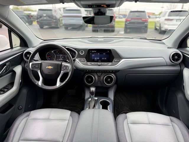 Used 2020 Chevrolet Blazer LT w/ Sound & Technology Package FWD image 2