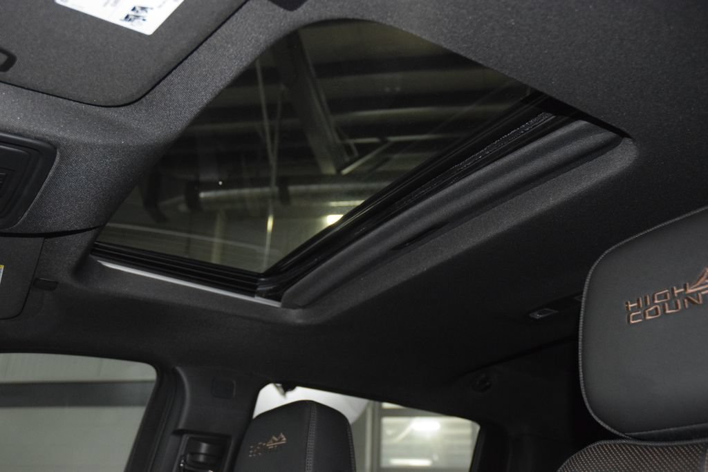 Used 2025 Chevrolet Silverado 1500 High Country AWD/4WD image 55