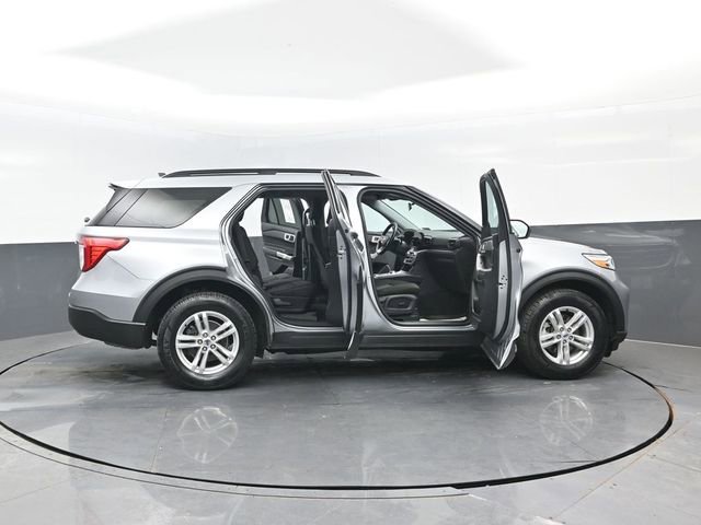 Used 2022 Ford Explorer XLT image 28