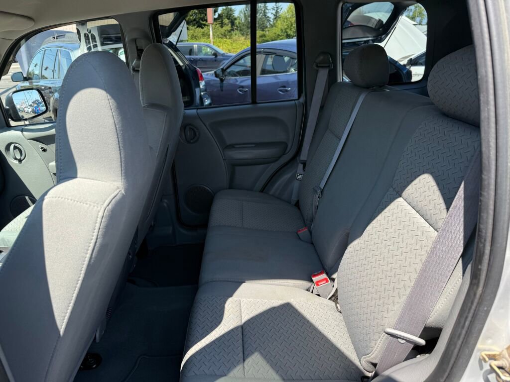 Used 2006 Jeep Liberty Renegade w/ Trailer Tow Group image 12