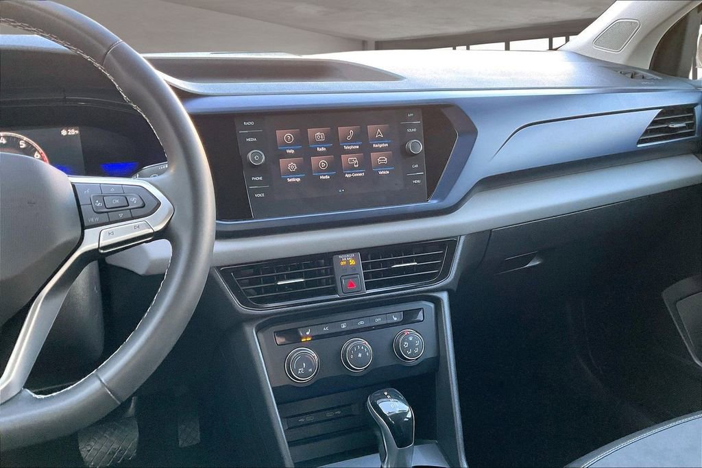 Used 2022 Volkswagen Taos SE image 9