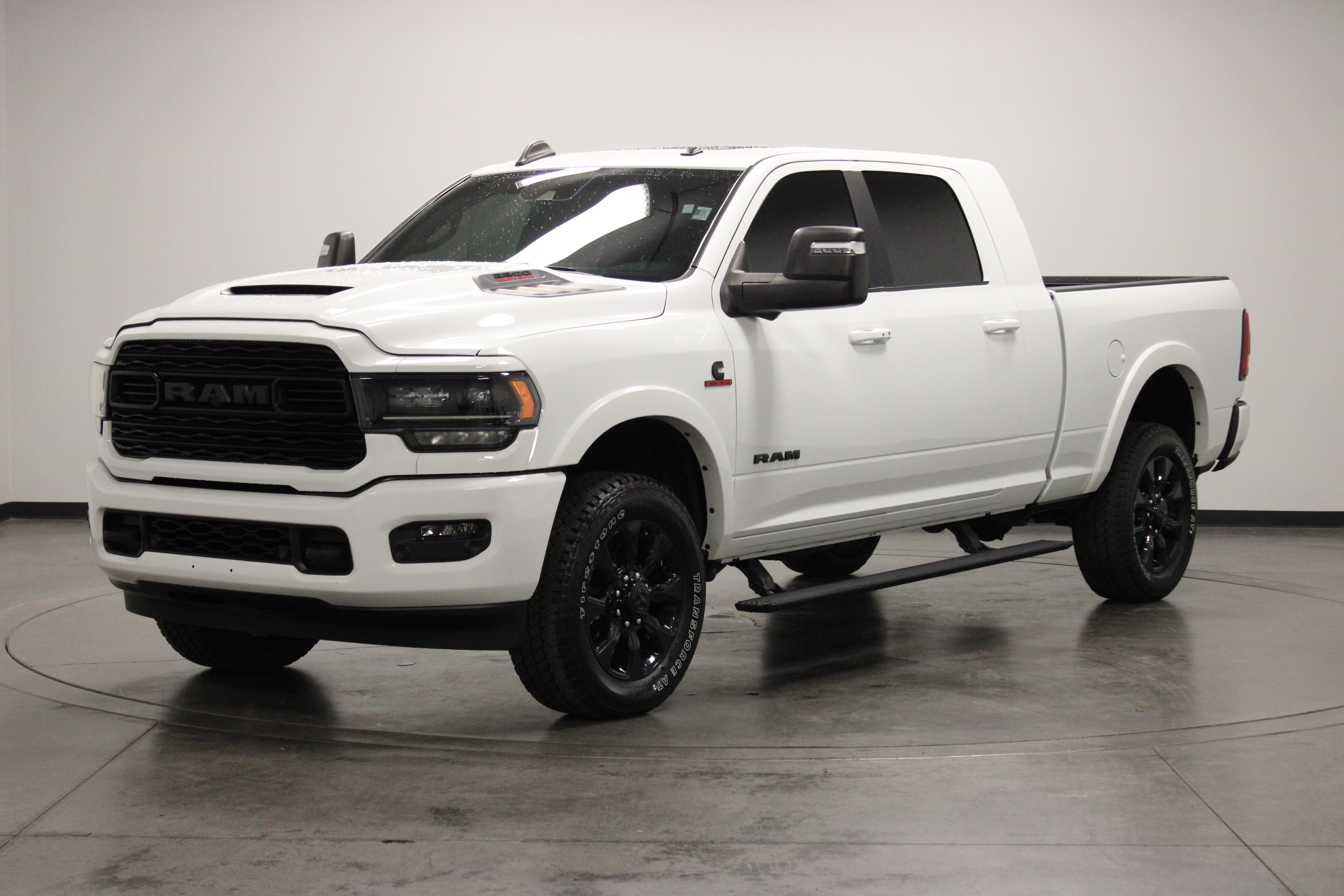 Used 2024 RAM 2500 Limited AWD/4WD image 4