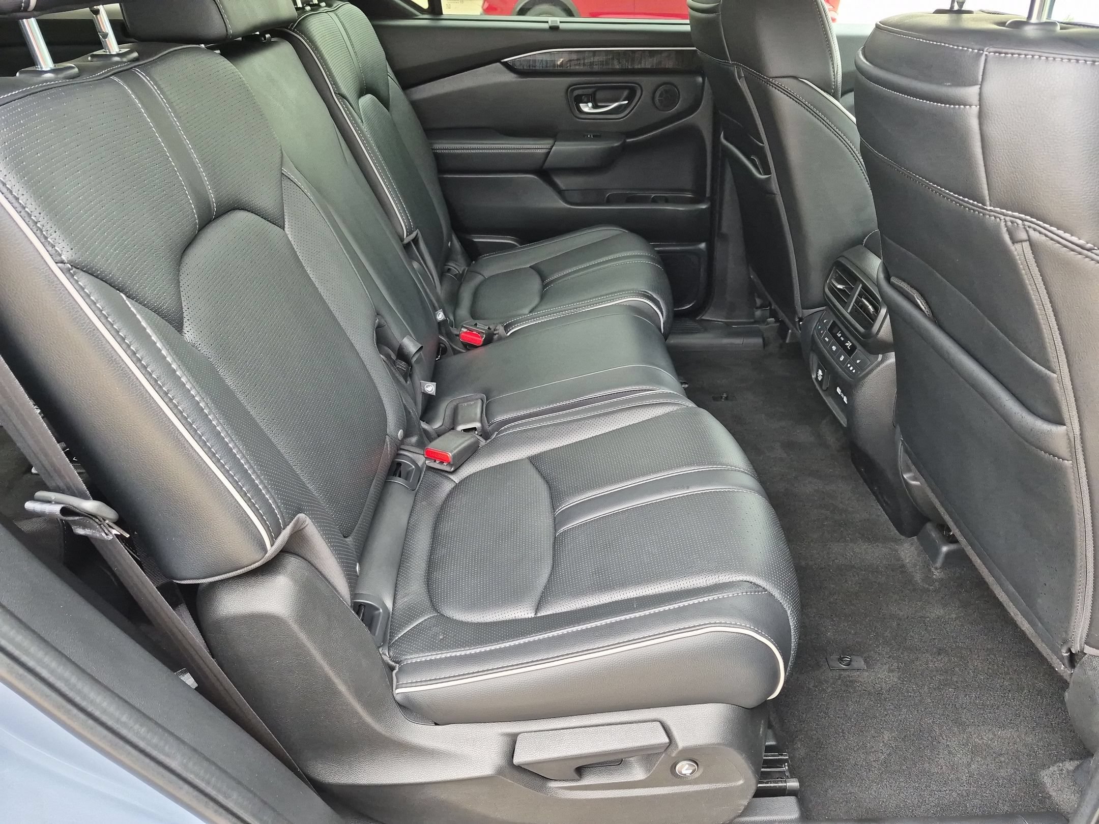 Used 2023 Honda Pilot Elite image 32