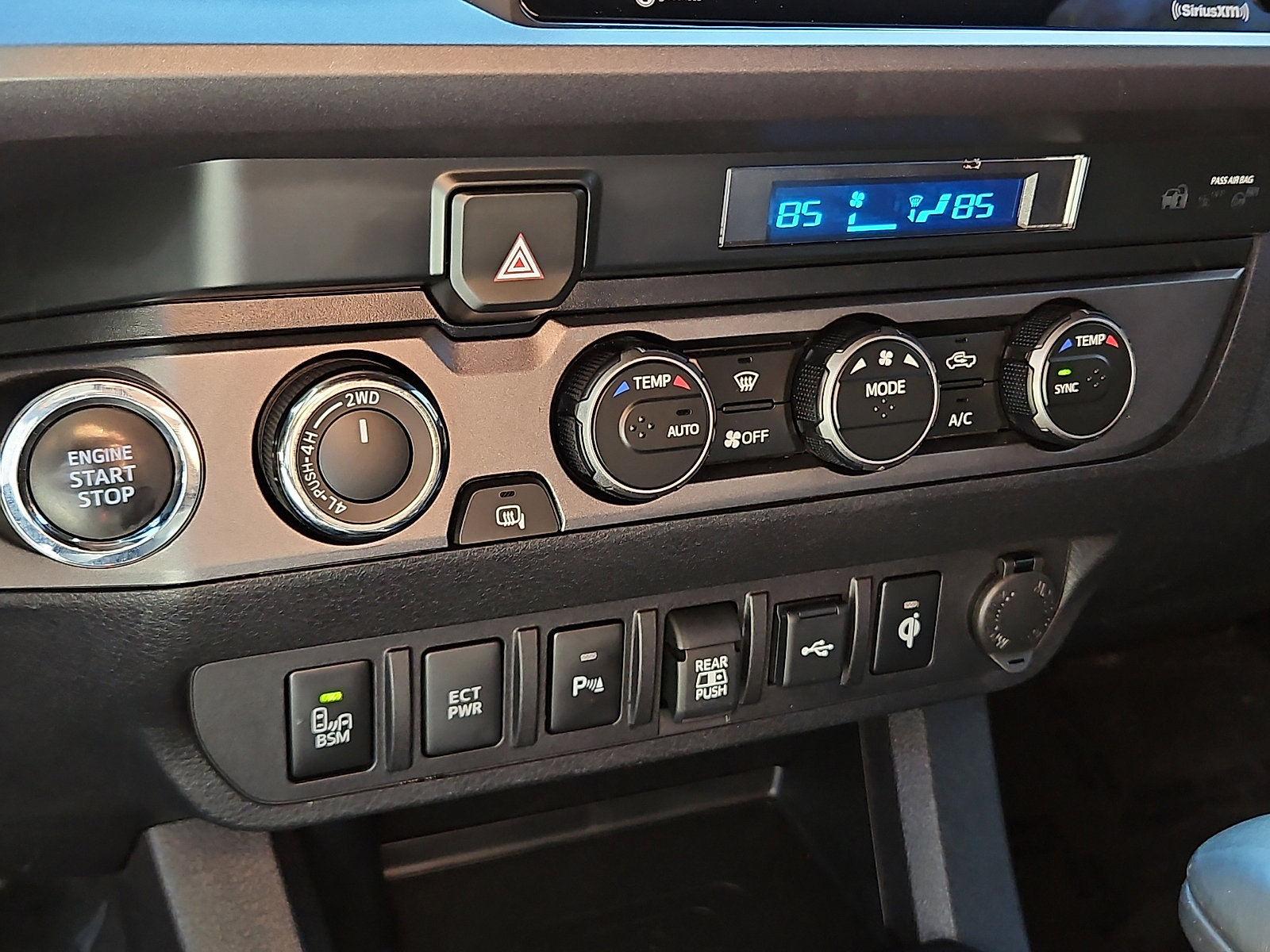 Used 2023 Toyota Tacoma TRD Off-Road w/ Technology Package AWD/4WD image 15