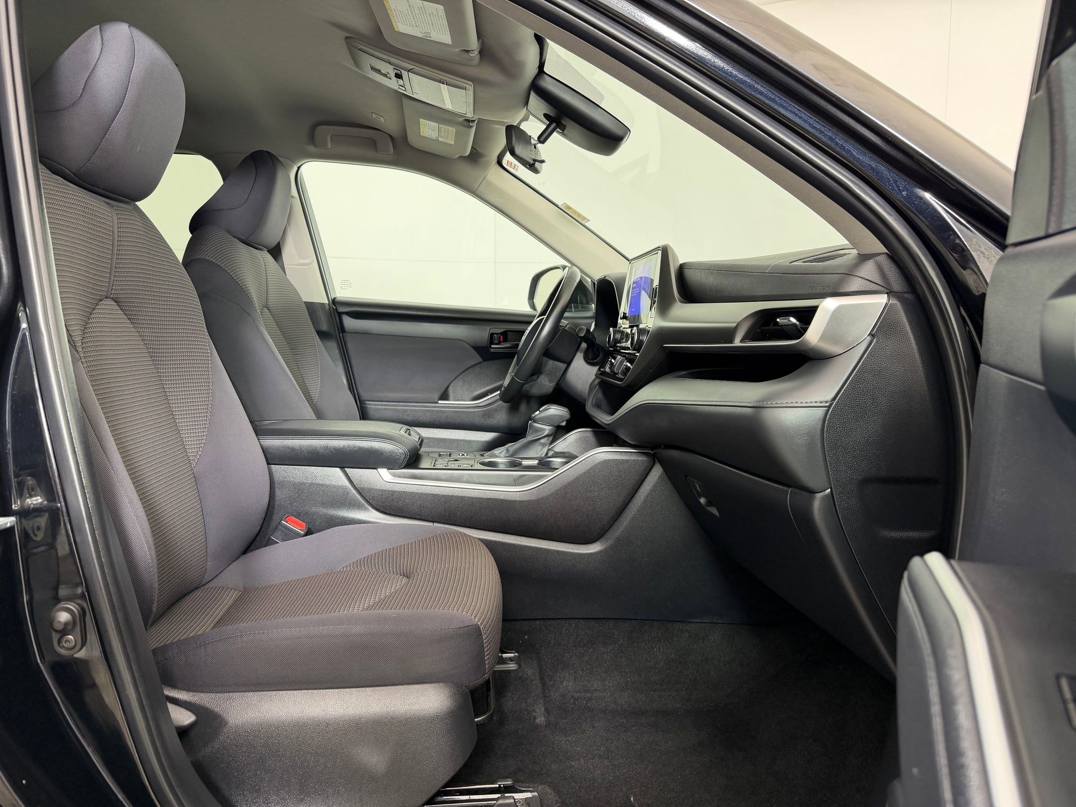 Certified 2024 Toyota Highlander LE image 28