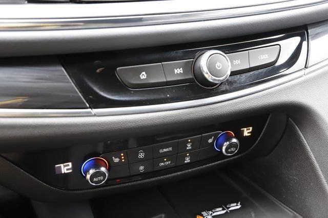 Used 2022 Buick Enclave Essence FWD image 28