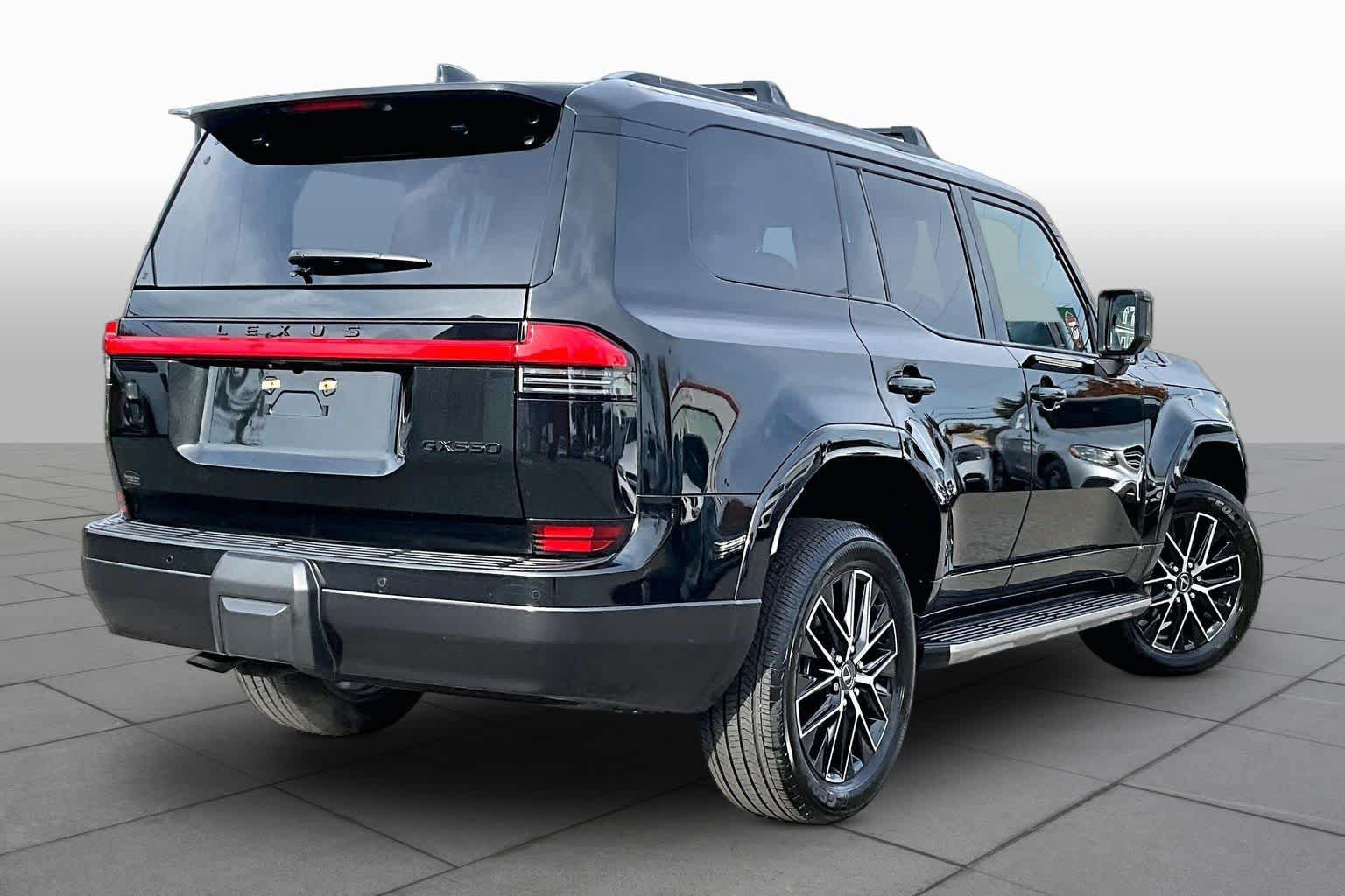 Used 2024 Lexus GX 550 w/ Accessory Package (Z1) AWD/4WD image 12