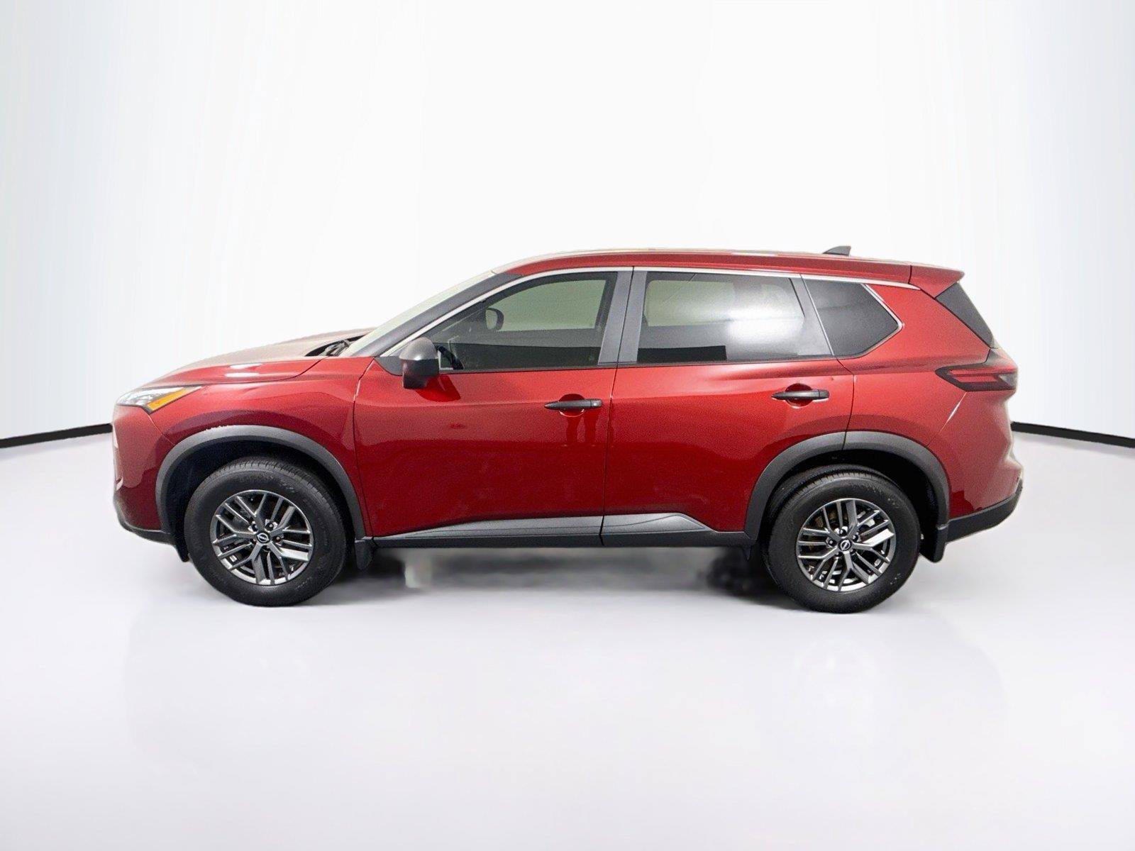 Used 2026 Nissan Rogue S FWD image 2