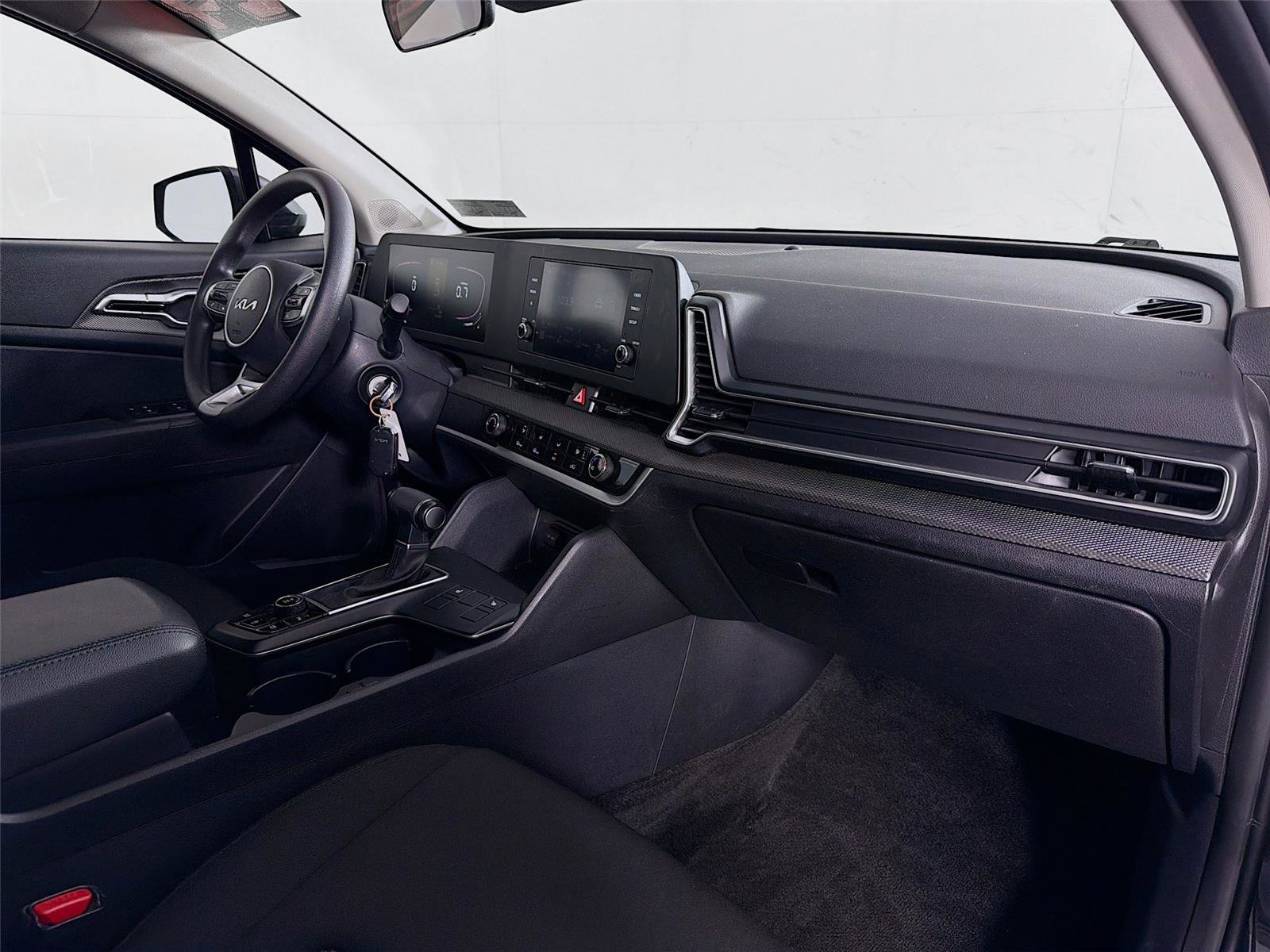 Used 2024 Kia Sportage LX image 29