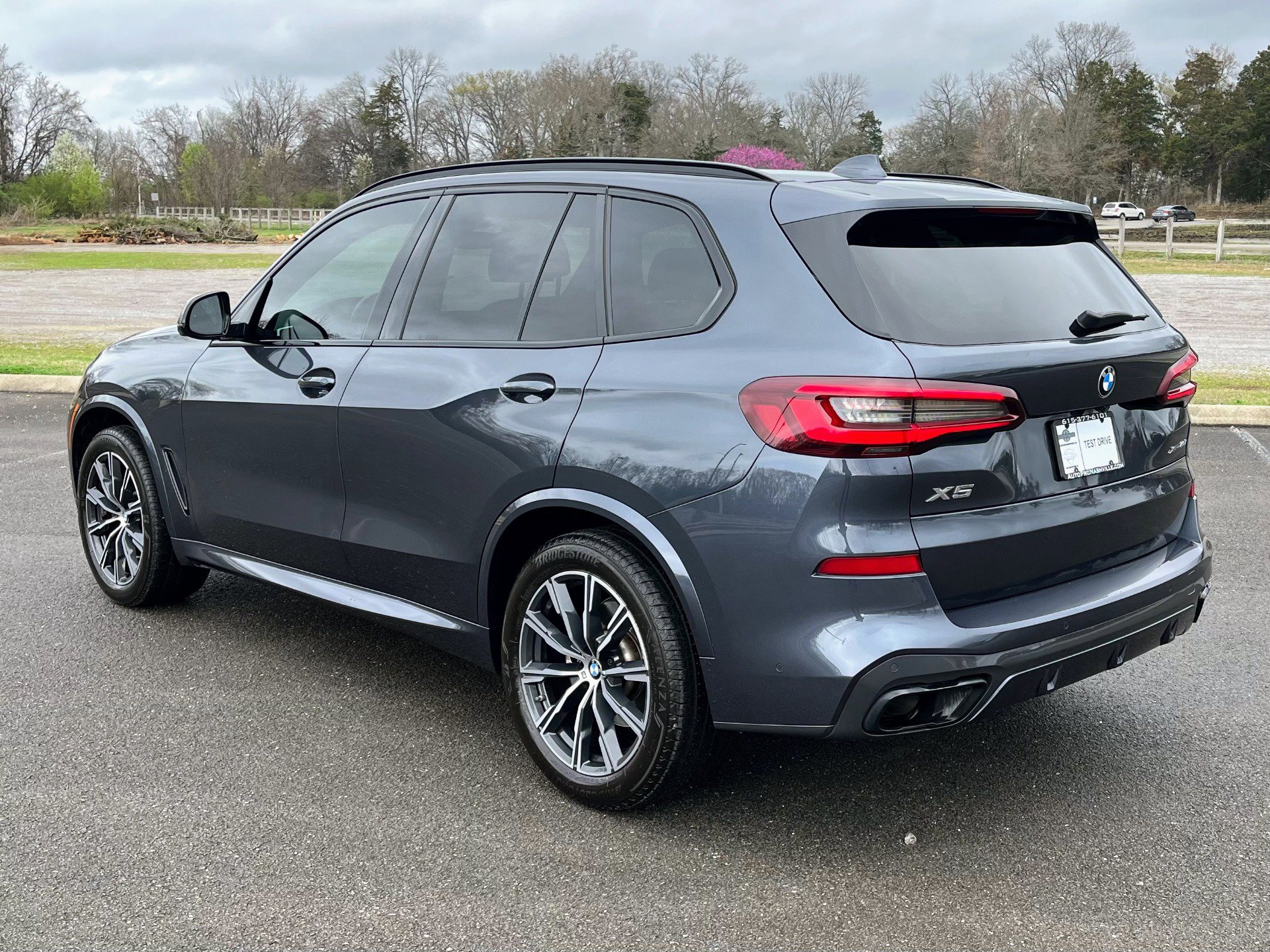 Used 2022 BMW X5 xDrive40i w/ M Sport Package image 3