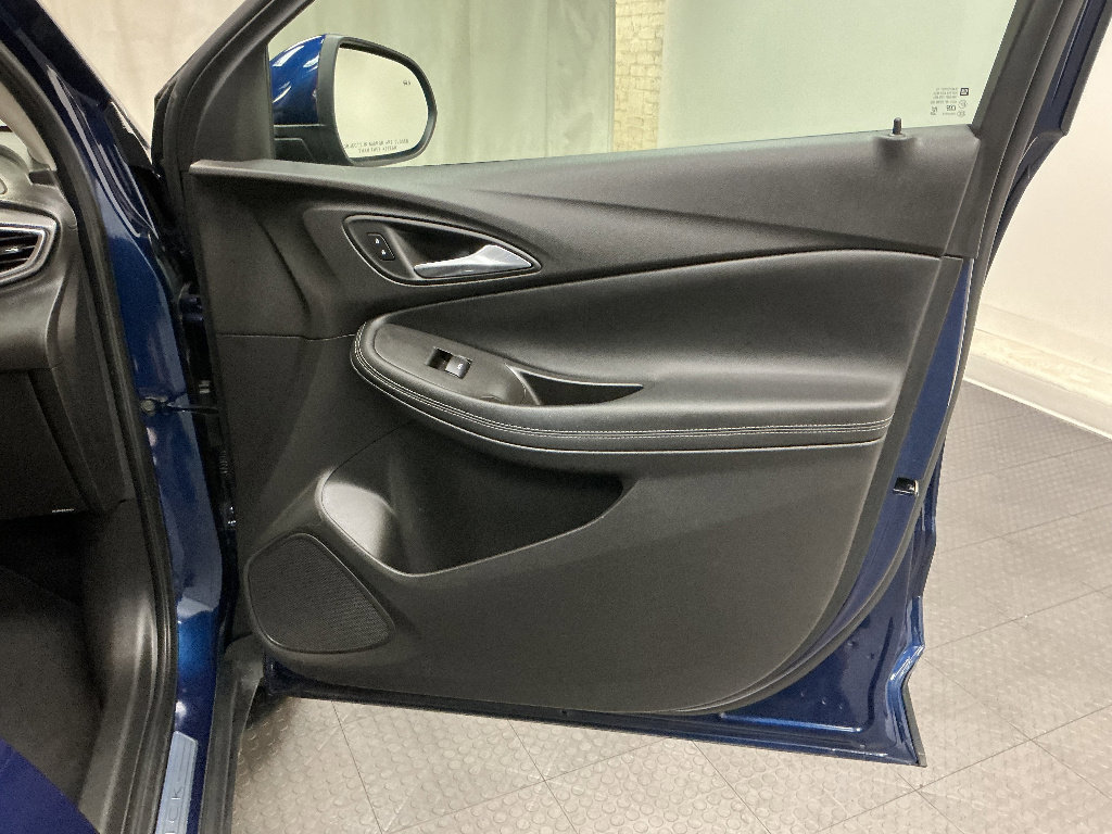 Used 2022 Buick Encore GX Select AWD/4WD image 32