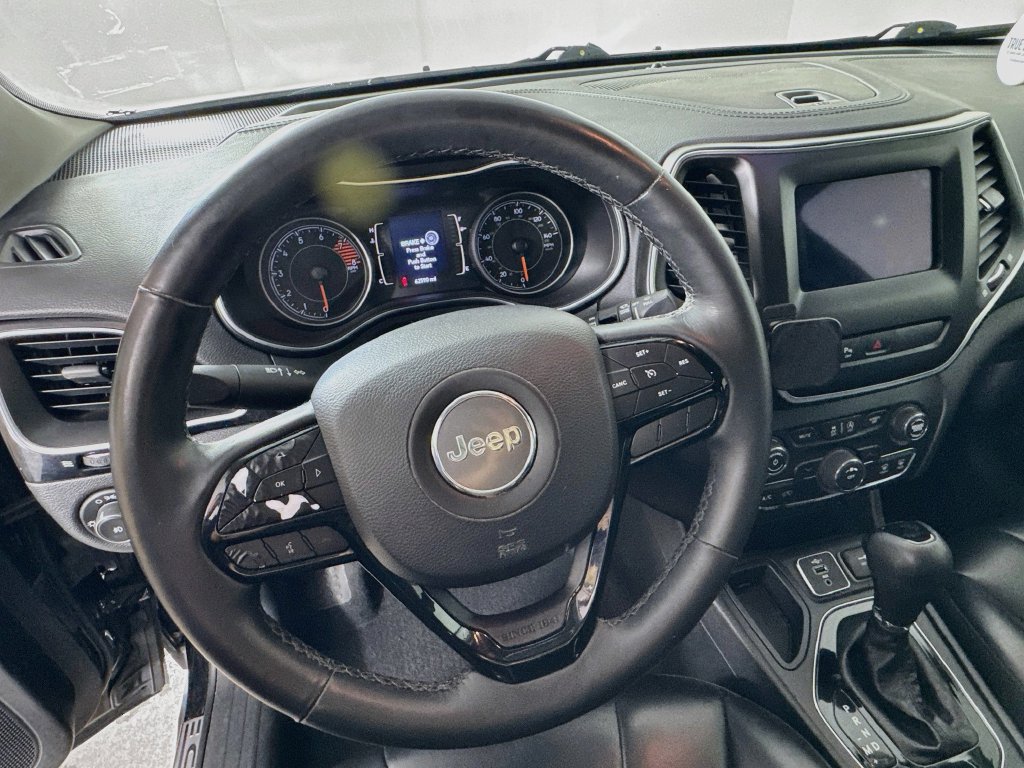 Used 2019 Jeep Cherokee Latitude Plus FWD image 12