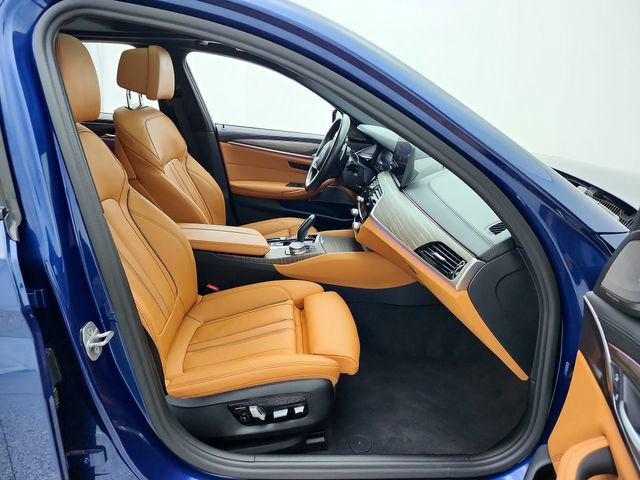 Used 2021 BMW M550i xDrive w/ Dynamic Handling Package image 18