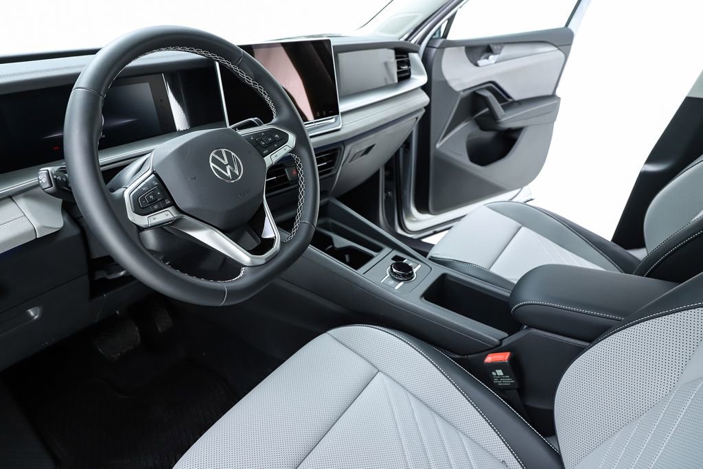 New 2026 Volkswagen Tiguan SE image 19