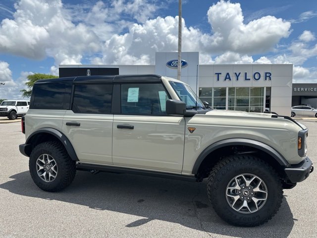 New 2025 Ford Bronco Badlands image 7