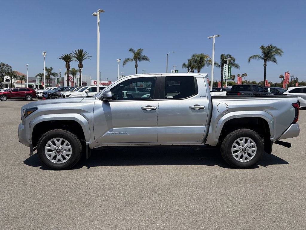 Certified 2025 Toyota Tacoma SR5 AWD/4WD image 39