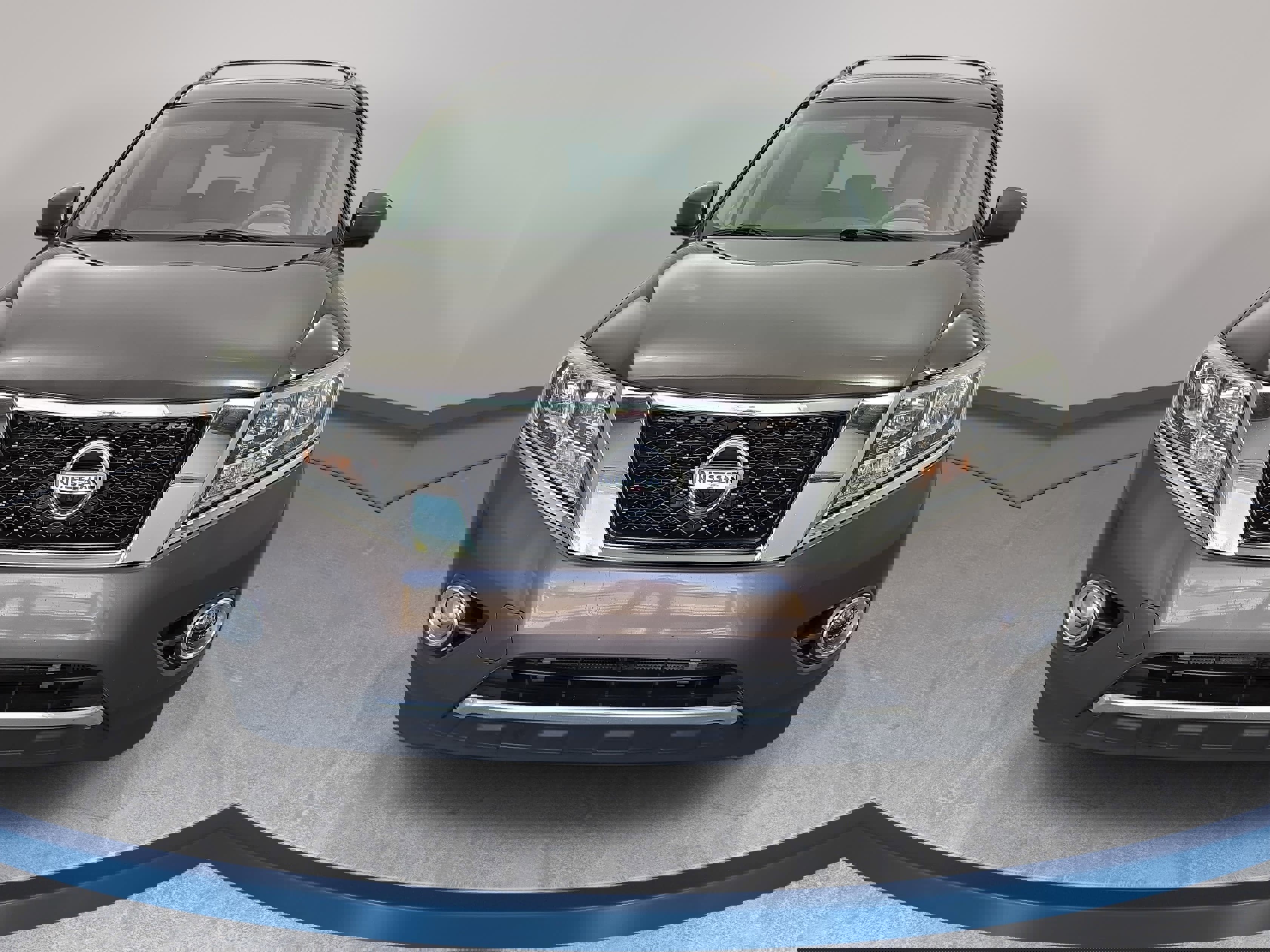 Used 2015 Nissan Pathfinder Platinum image 2