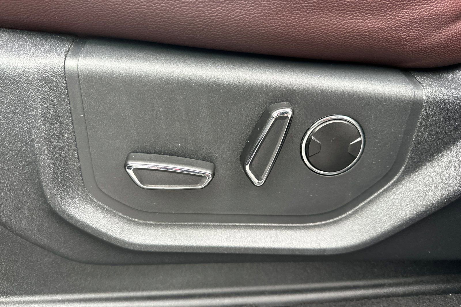 Used 2024 Ford Expedition Max Limited image 13