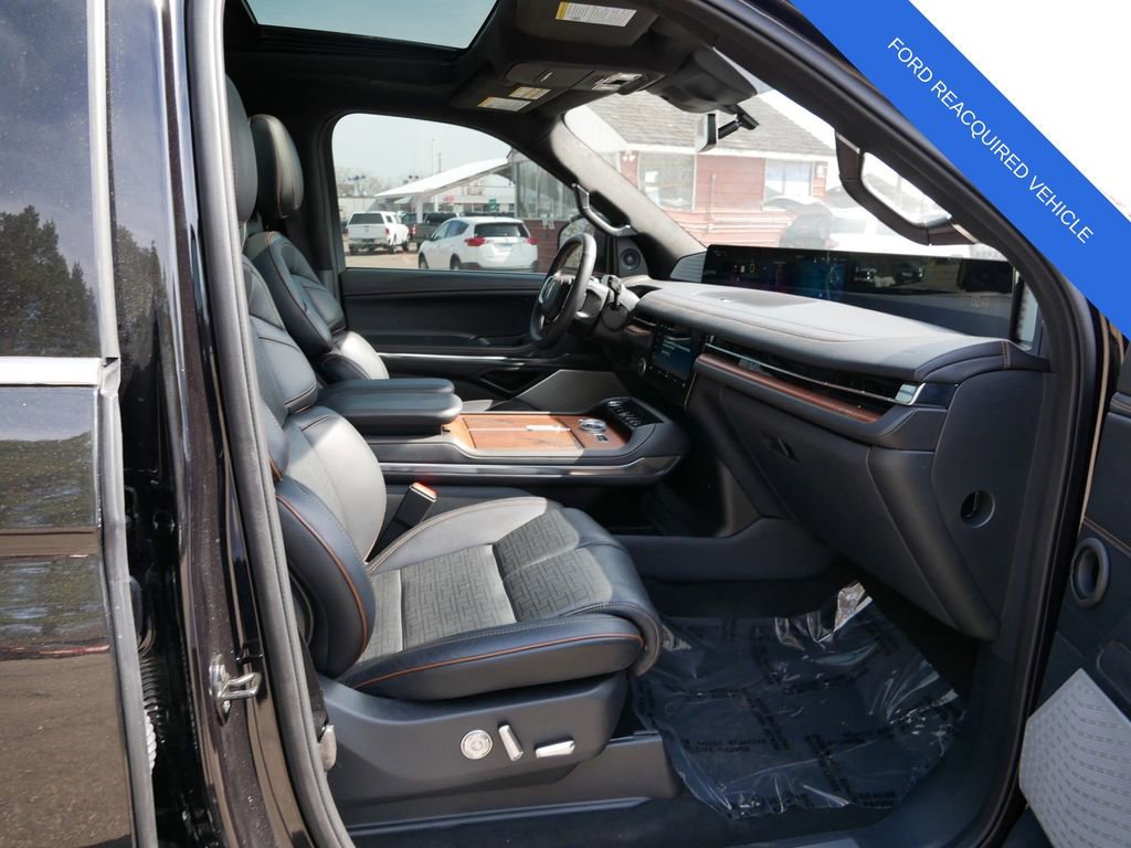 Used 2025 Lincoln Navigator L Black Label image 8