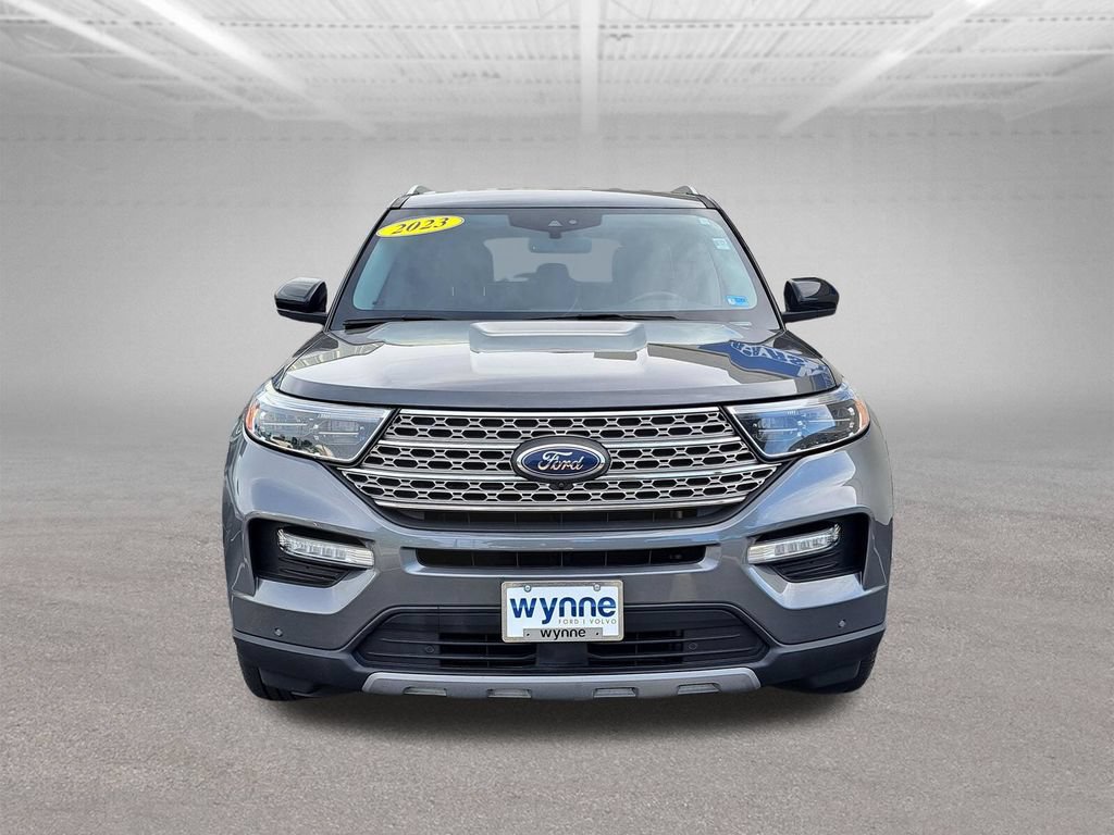 Used 2023 Ford Explorer Limited AWD/4WD image 3