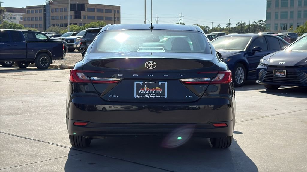 Used 2025 Toyota Camry LE image 4