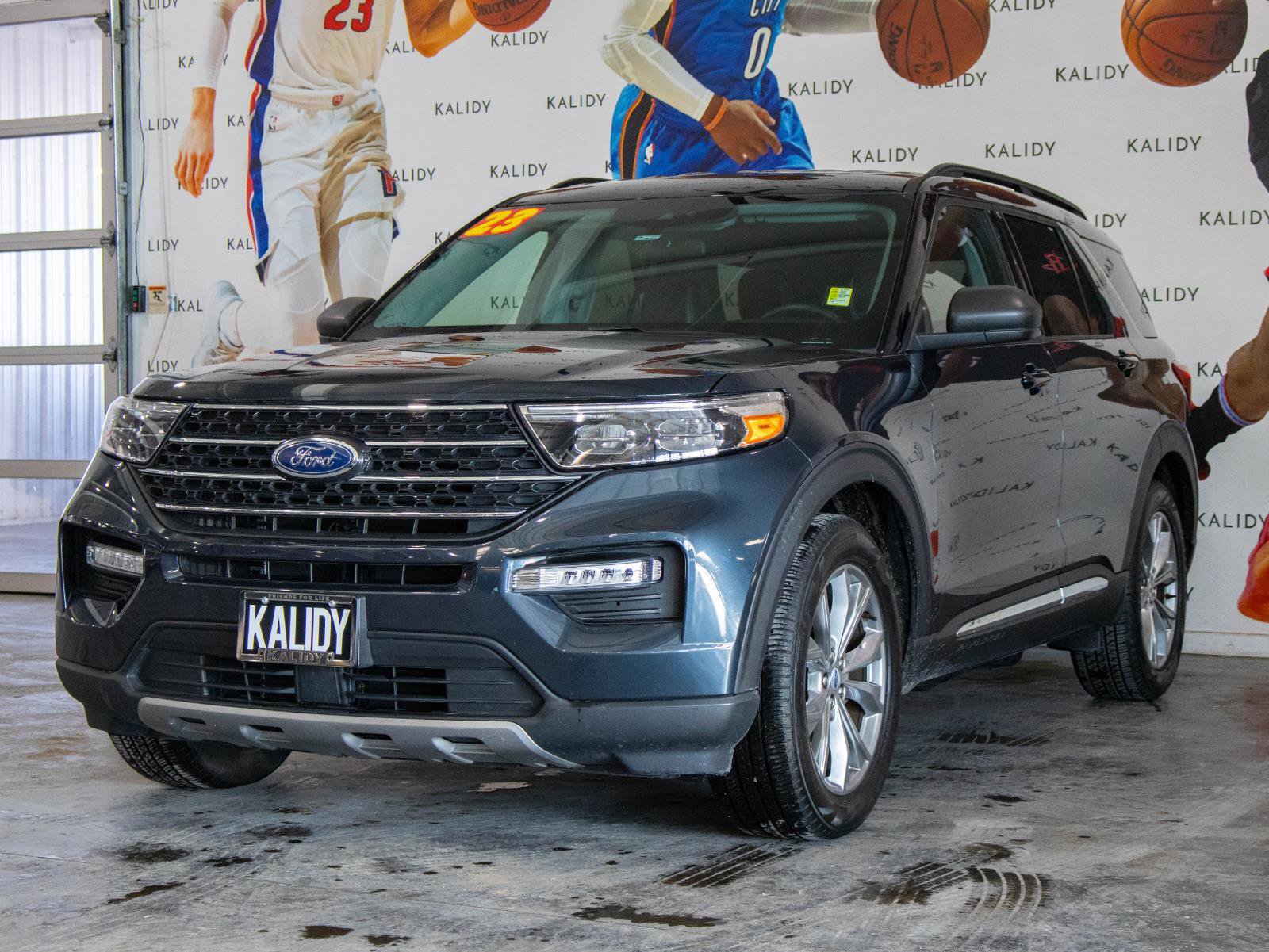 Used 2023 Ford Explorer XLT w/ Equipment Group 202A image 21