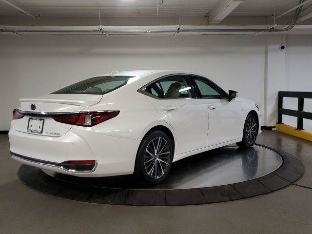 Certified 2023 Lexus ES 250 w/ Premium Package AWD/4WD image 17