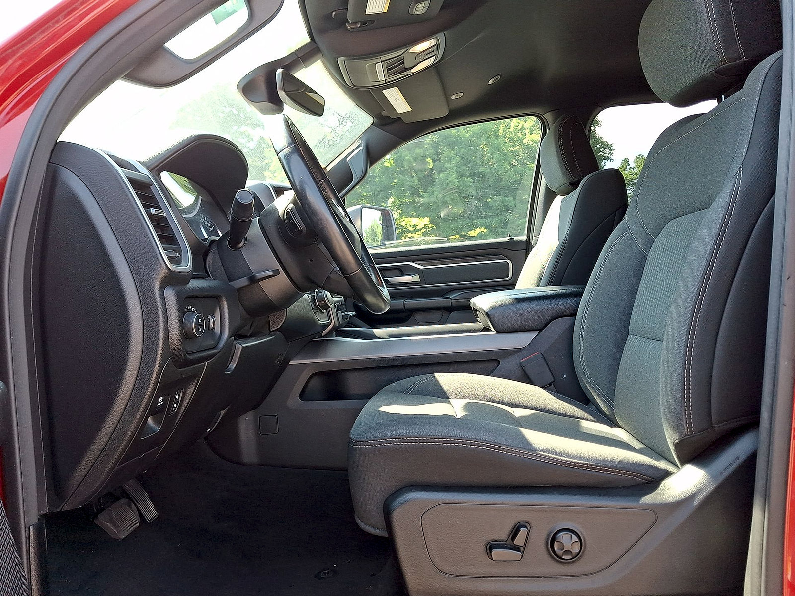 Used 2021 RAM 1500 Big Horn AWD/4WD image 11
