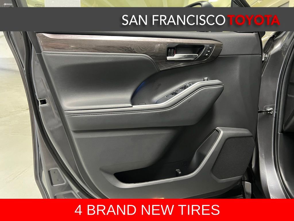 Used 2022 Toyota Highlander Platinum image 39