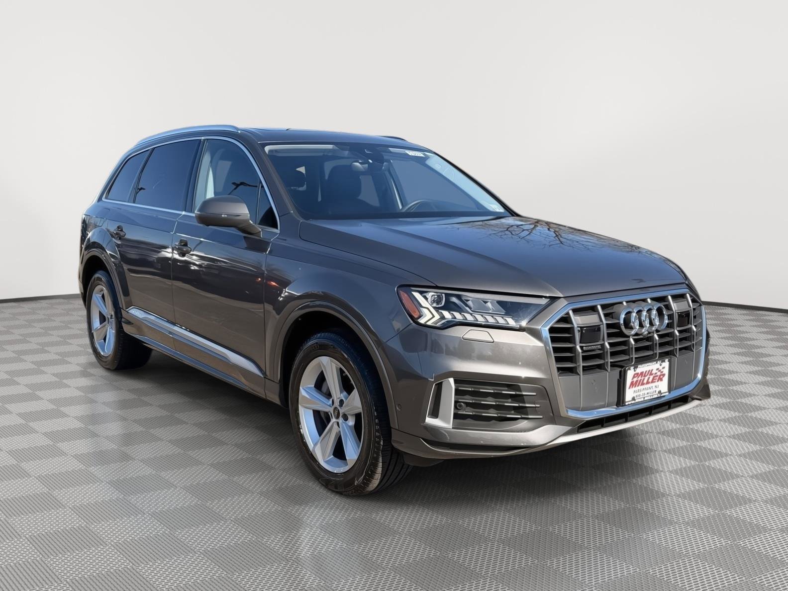 Used 2023 Audi Q7 Premium Plus w/ Premium Plus Package image 3