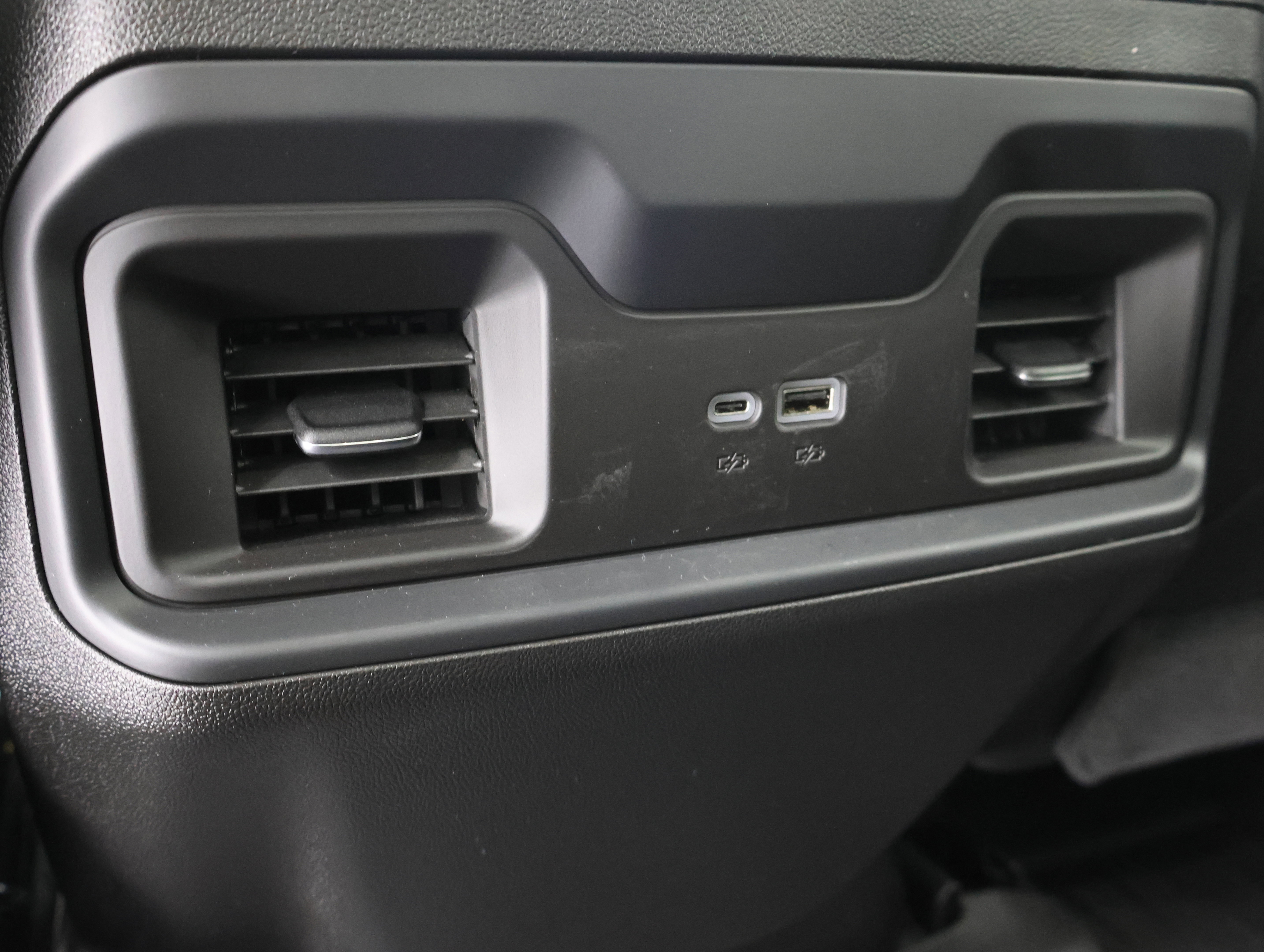 Used 2024 Chevrolet Silverado 3500 LT w/ Z71 Sport Edition image 40