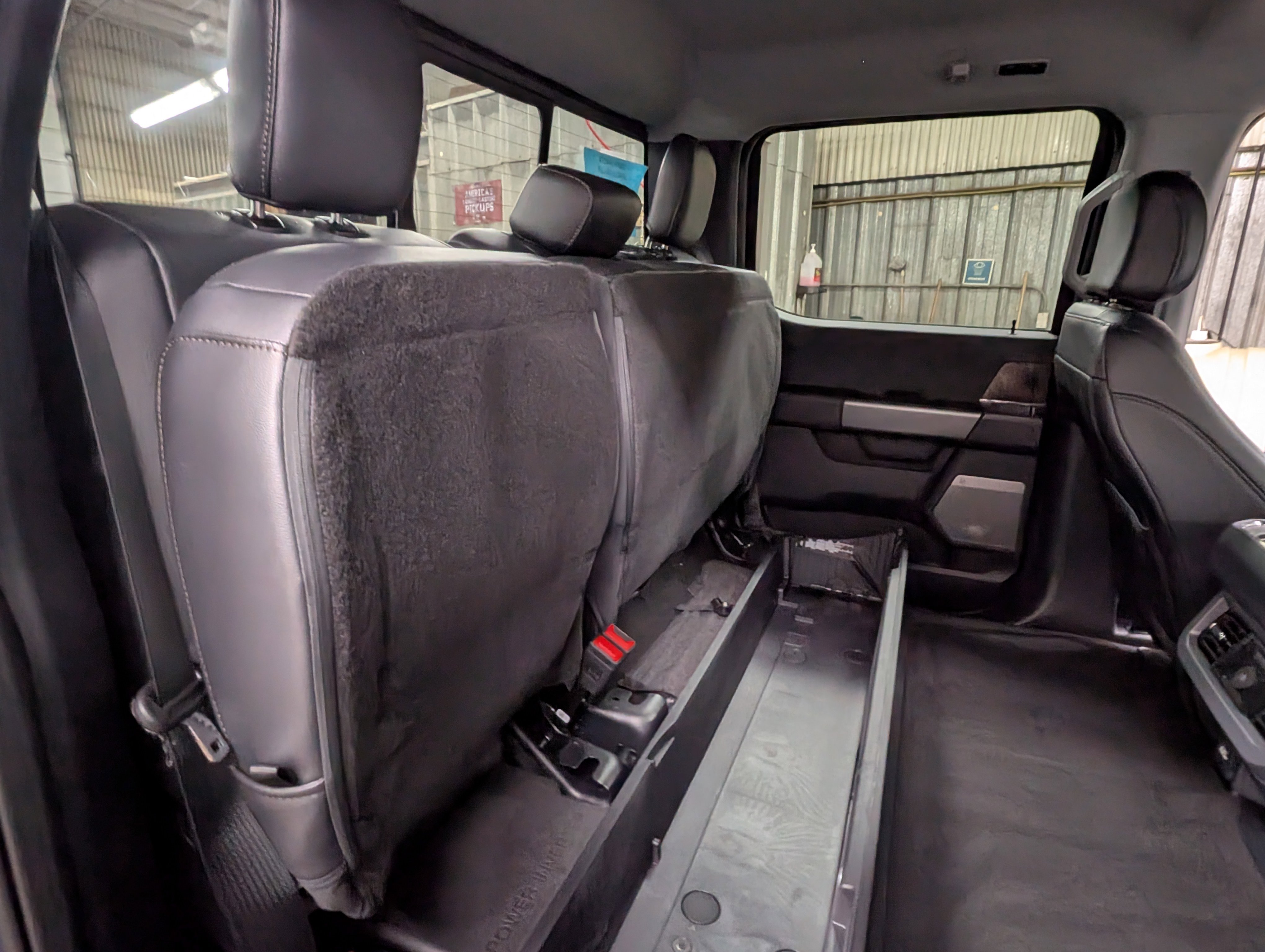 New 2026 Ford F350 Lariat w/ Black Appearance Package image 17