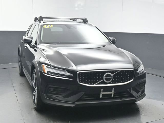 Used 2023 Volvo V60 B5 Cross Country Plus w/ Climate Package image 2