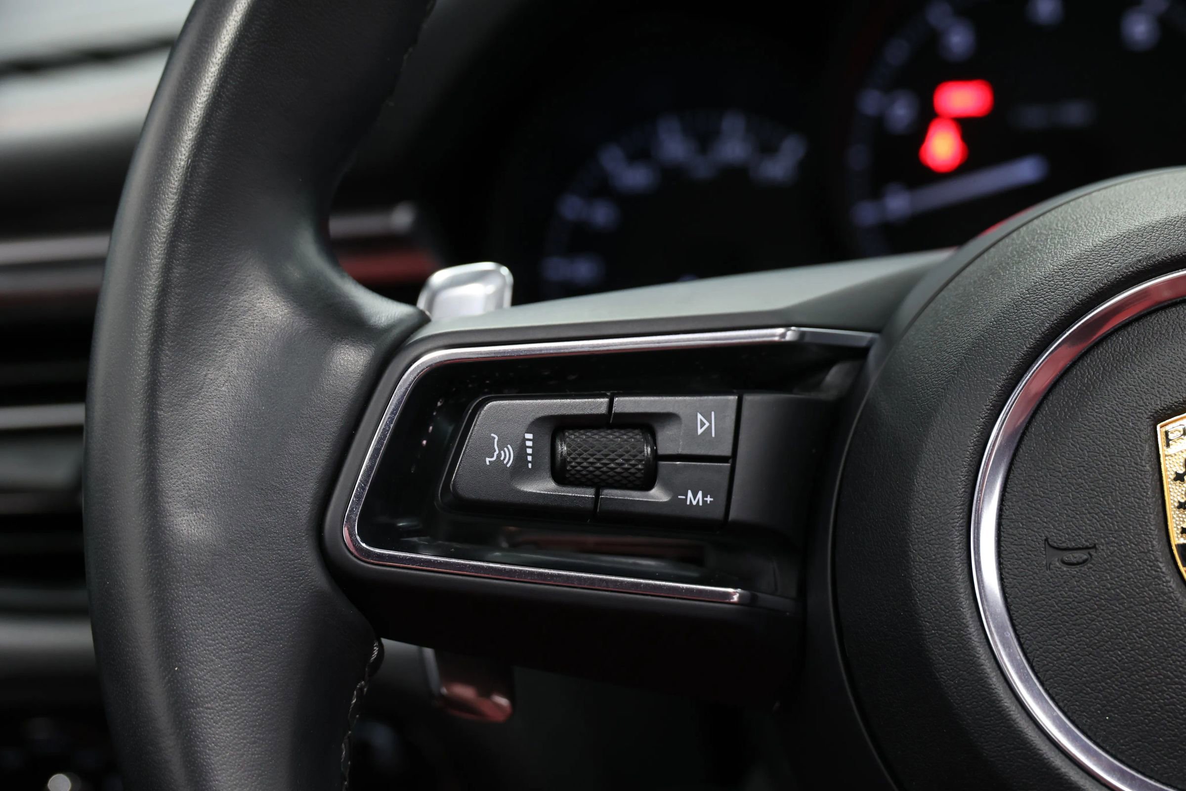 Used 2022 Porsche Macan image 23