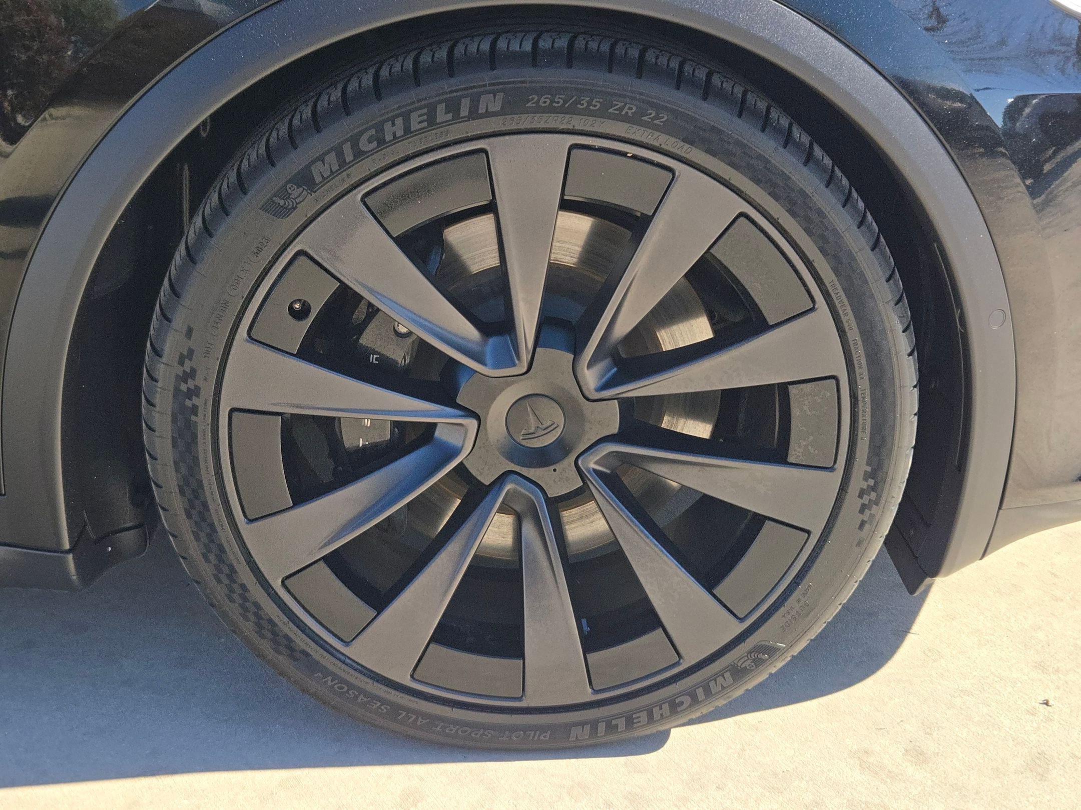 Used 2022 Tesla Model X image 32