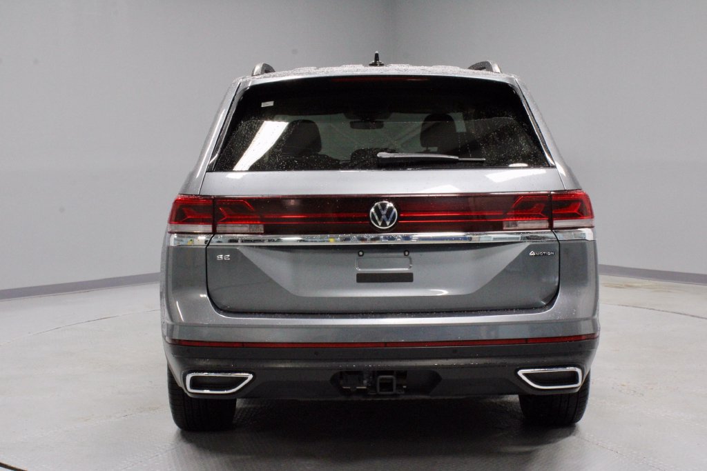 Used 2024 Volkswagen Atlas SE AWD/4WD image 11