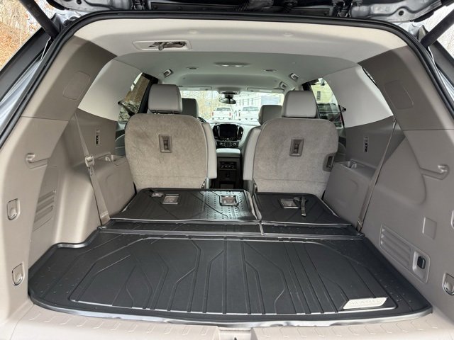 Used 2020 Chevrolet Traverse LT w/ Driver Confidence II Package image 19