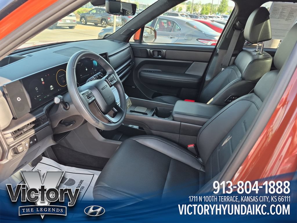 Used 2025 Hyundai Santa Fe Calligraphy FWD image 9