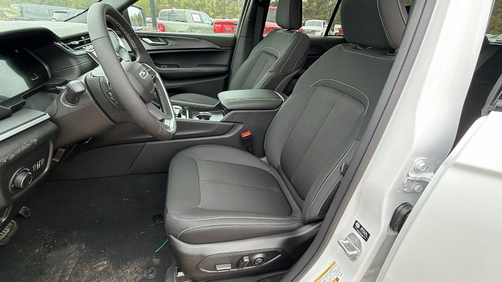 New 2026 Jeep Grand Cherokee Laredo X image 16