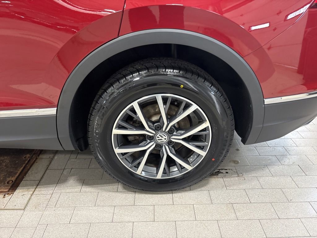 Used 2020 Volkswagen Tiguan SE image 20