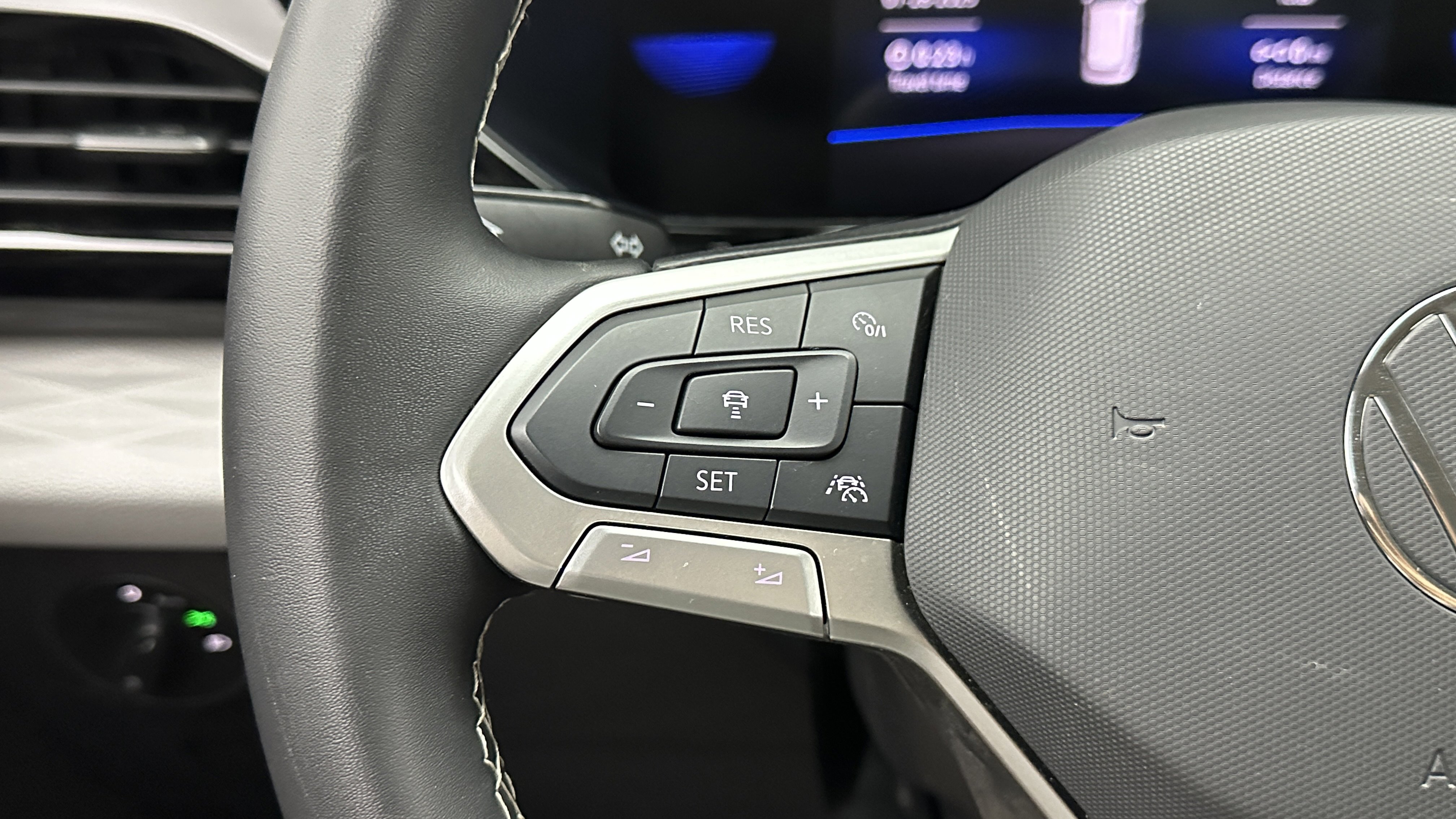 Used 2024 Volkswagen Taos S image 15